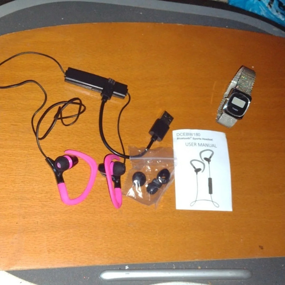 2 for $20😃Bluetooth Earbuds & Vintage Timex - Picture 1 of 3